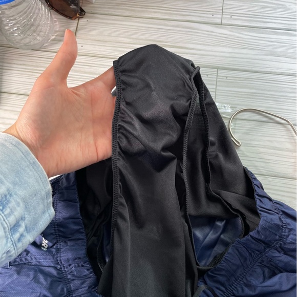 New Balance Women's Navy Running Shorts size medium - Picture 8 of 9